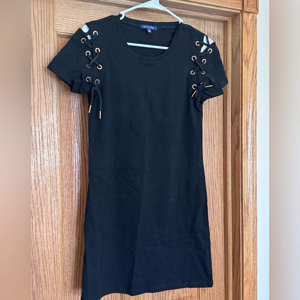 Black bodycon cocktail dress, size M, worn once, super cool sleeve detail